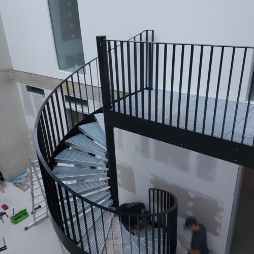 Horganyzott csiga lépcső